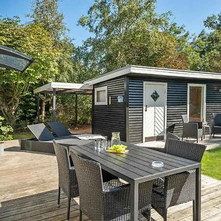 2 Bedroom Awesome In Feriehus