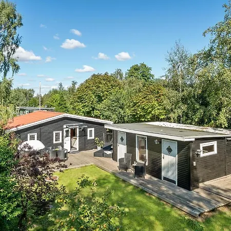 Feriehus 2 Bedroom Awesome In